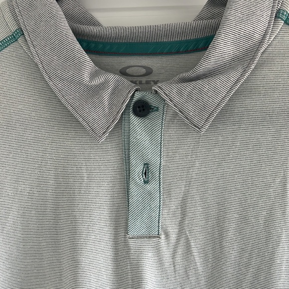 Oakley XL golf shirt ⛳️ - Picture 2 of 4